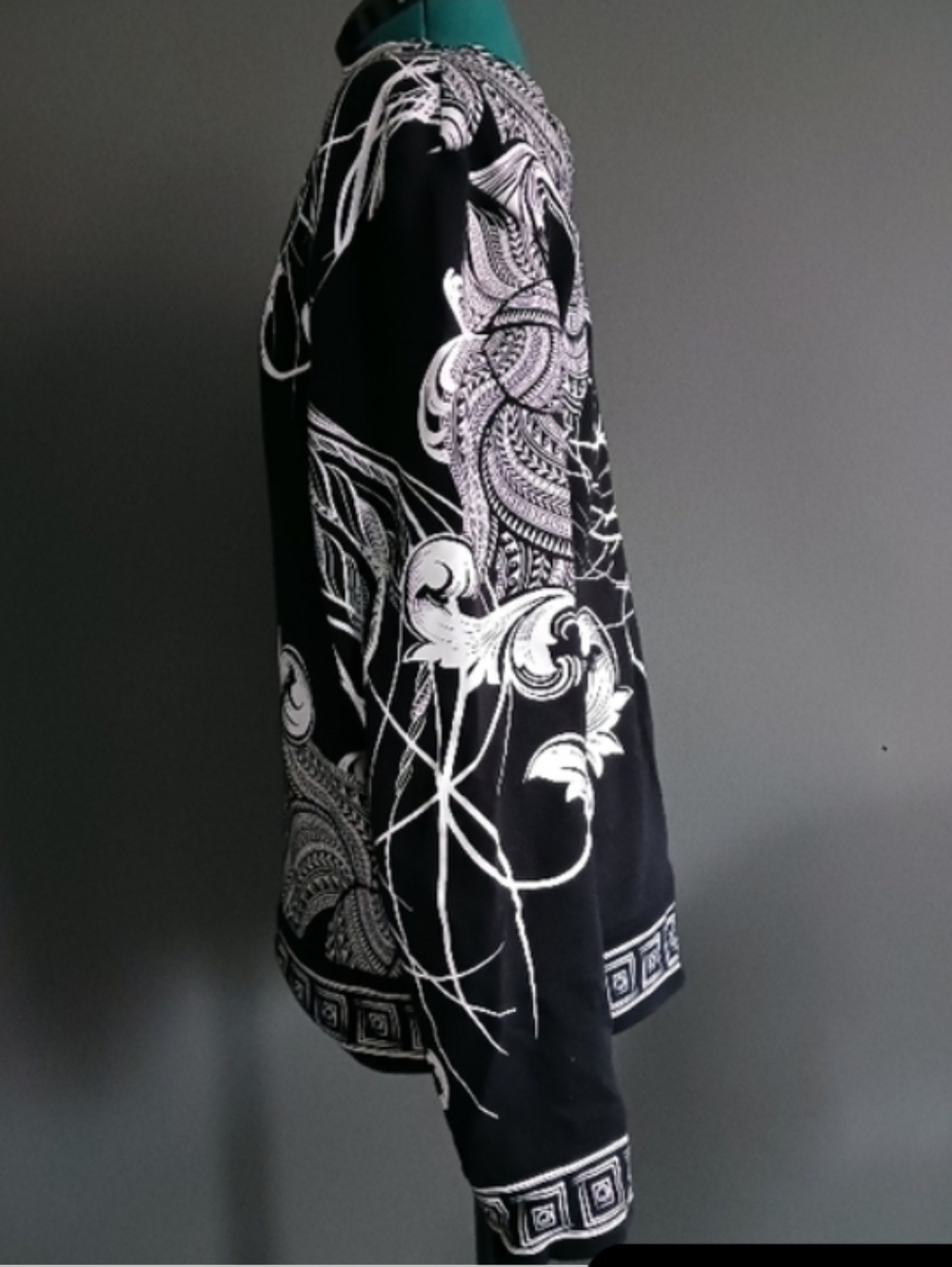 Versace Sweathirt Size M - Picture 5 of 9